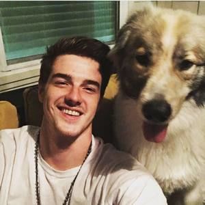 Meet your Posher, Avery